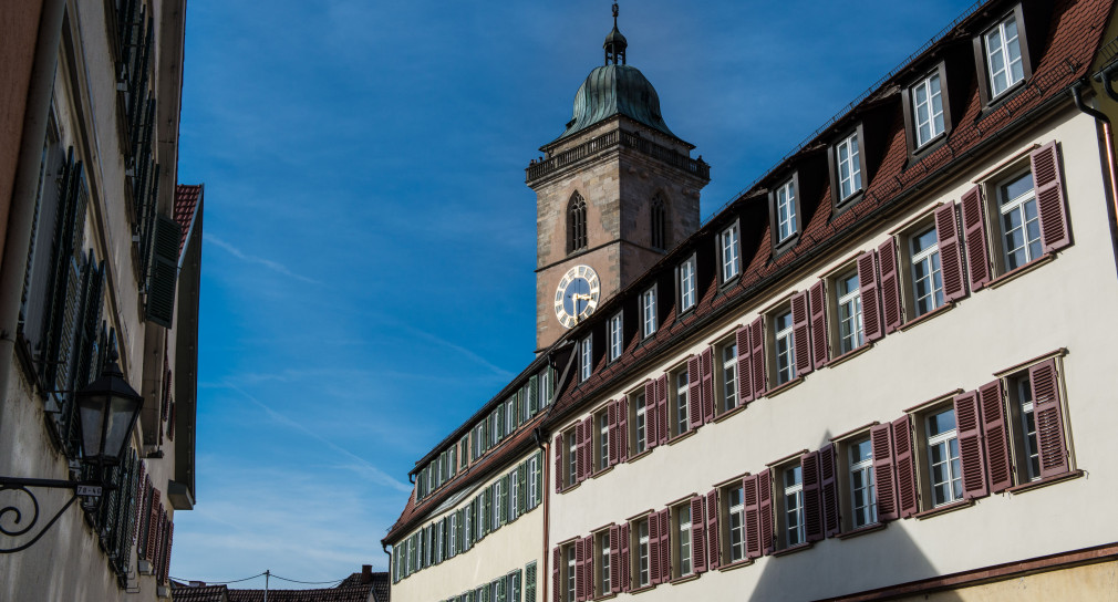 Hausfront des Staatlichen Schulamts Nürtingen von der Marktstraße